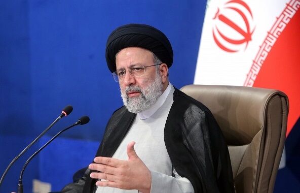 رئیسی: وقتی تولیت آستان قدس بودم، می خواستم یک بانک بدون ربا ایجاد کنم، اما دولت مساعدت نکرد رئیسی: وقتی تولیت آستان قدس بودم، می خواستم یک بانک بدون ربا ایجاد کنم، اما دولت مساعدت نکرد