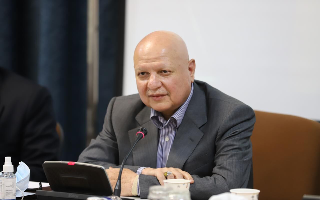 میرکاظمی: نمیتوان تاریخ مشخصی را برای حذف ارز ۴۲۰۰ تومانی تعیین کرد میرکاظمی: نمیتوان تاریخ مشخصی را برای حذف ارز ۴۲۰۰ تومانی تعیین کرد