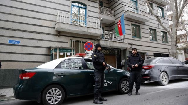 شلیک مجدد باکو به پای خود شلیک مجدد باکو به پای خود