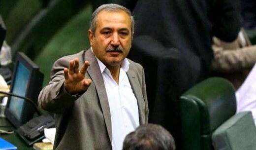 نماینده مجلس : دولت انکار می کند اما بیش از ۲۰ روز ذخیره گندم ، روغن، برنج و شکر ندارند / رفقای دیروز وزیر کشاورزی ، امروز رای منفی زیادی به او دادند نماینده مجلس : دولت انکار می کند اما بیش از ۲۰ روز ذخیره گندم ، روغن، برنج و شکر ندارند / رفقای دیروز وزیر کشاورزی ، امروز رای منفی زیادی به او دادند