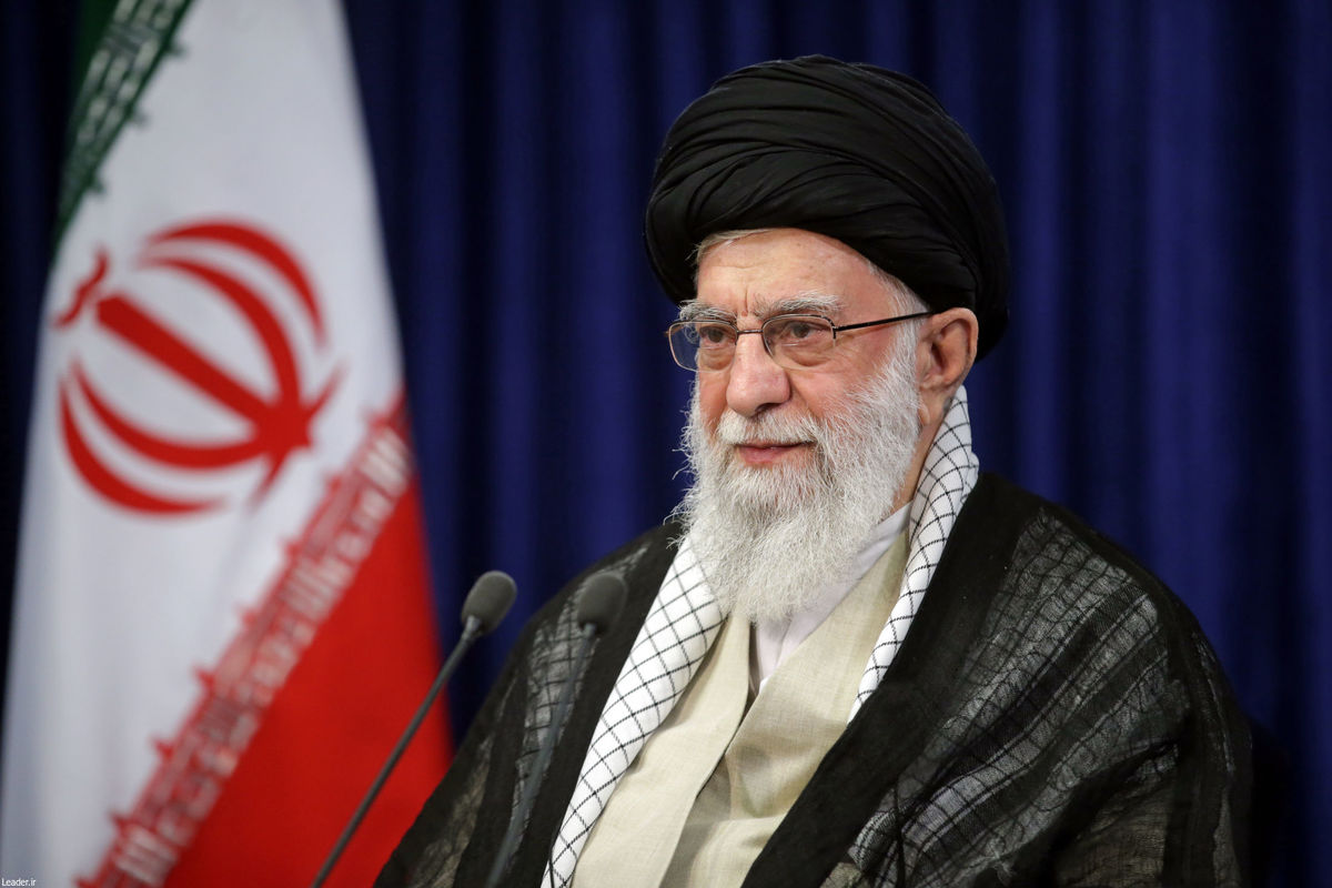 رهبر انقلاب:دشمن نمیتواند بفهمد جمهوری اسلامی چطور از زیر بار فشارها نجات مییابد رهبر انقلاب:دشمن نمیتواند بفهمد جمهوری اسلامی چطور از زیر بار فشارها نجات مییابد