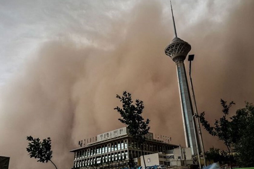توفان گرد و غبار در نیمه غربی و جنوبی استان تهران توفان گرد و غبار در نیمه غربی و جنوبی استان تهران
