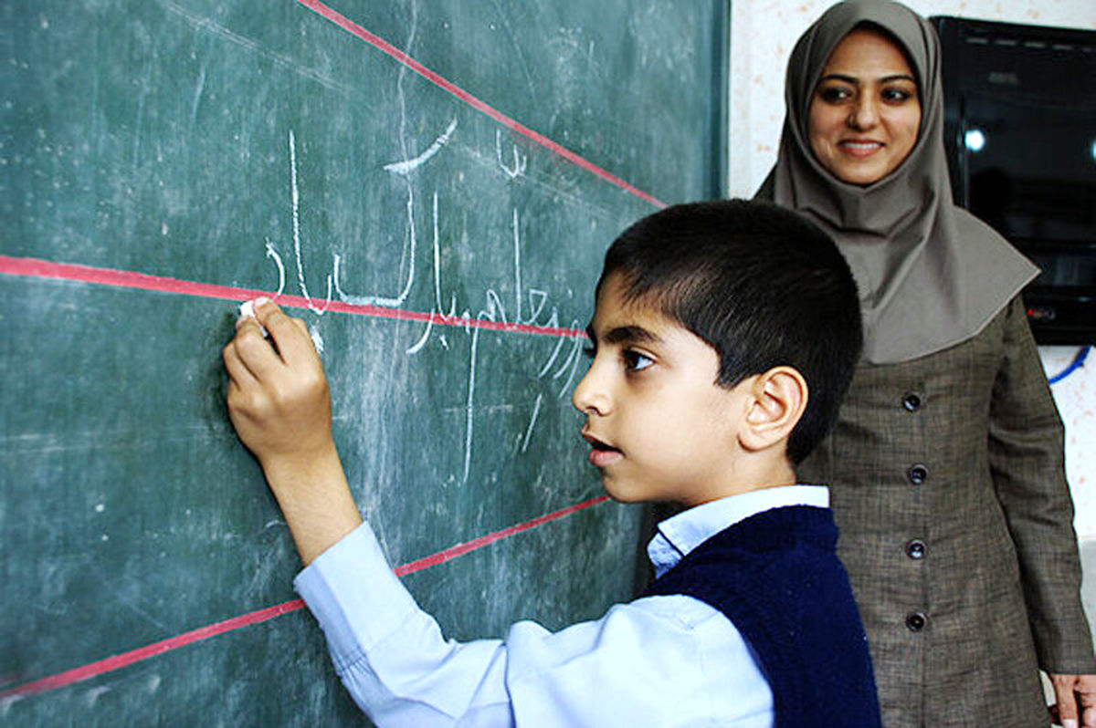 معلمان طرح مهرآفرین از مزایای قانون رتبهبندی معلمان بازنمانند معلمان طرح مهرآفرین از مزایای قانون رتبهبندی معلمان بازنمانند