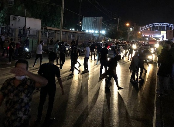 تسنیم از قول یک منبع آگاه امنیتی: بیش از ۱۲۰۰ نفر از عاملان مؤثر در اتفاقات اخیر شناسایی شده&zwnj;اند