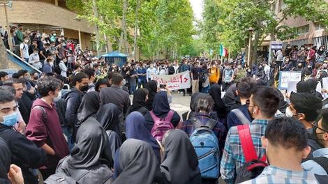 نامه انجمن علمی روانپزشکان ایران به رییسی: خشونت راهحل نیست نامه انجمن علمی روانپزشکان ایران به رییسی: خشونت راهحل نیست