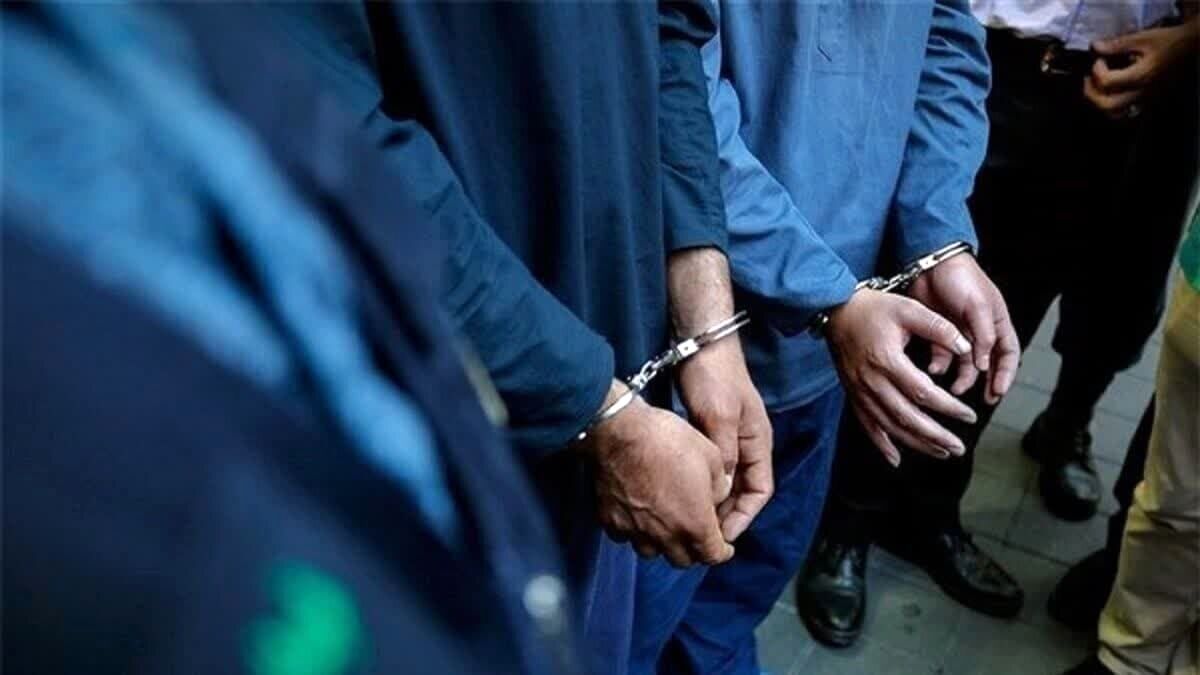عاملان انتشار محتوای توهینآمیز به شهدای خدمت بازداشت شد! عاملان انتشار محتوای توهینآمیز به شهدای خدمت بازداشت شد!