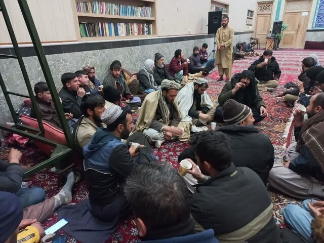 طرح مجلس درمورد اتباع خارجی: ظرف سه ماه، کل جمعیت اتباع بیگانه در هر شهر، روستا، شهرستان و استان نباید بیشتر از سه درصد کل جمعیت ساکن و شاغل در آنجا باشد / تعداد جمعیت اتباع بیگانه مقیم در کشور باید سالانه ده درصد کاهش یابد / میانگین استفاده سالانه اتباع بیگانه از یارانههای پنهان در زمان تمدید پروانه اقامت شان باید از آنها اخذ شود طرح مجلس درمورد اتباع خارجی: ظرف سه ماه، کل جمعیت اتباع بیگانه در هر شهر، روستا، شهرستان و استان نباید بیشتر از سه درصد کل جمعیت ساکن و شاغل در آنجا باشد / تعداد جمعیت اتباع بیگانه مقیم در کشور باید سالانه ده درصد کاهش یابد / میانگین استفاده سالانه اتباع بیگانه از یارانههای پنهان در زمان تمدید پروانه اقامت شان باید از آنها اخذ شود