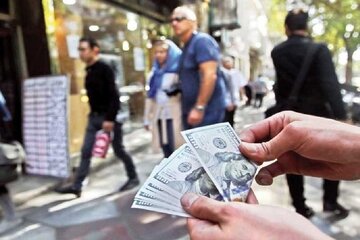 زلزله در بازار ارز/ دلار وارد کانال ۵۰ هزار تومان میشود؟ زلزله در بازار ارز/ دلار وارد کانال ۵۰ هزار تومان میشود؟