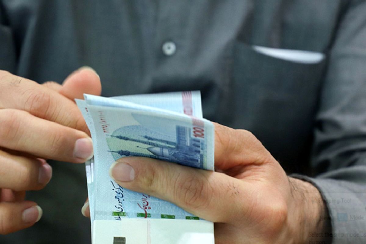 دستمزد کارگران تنها کفاف ۸ روز از ماه را میدهد دستمزد کارگران تنها کفاف ۸ روز از ماه را میدهد