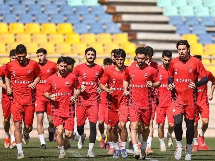 درخواست چند بازیکن پرسپولیس از چهره محبوب؛ بیا و سرمربی ما باش درخواست چند بازیکن پرسپولیس از چهره محبوب؛ بیا و سرمربی ما باش