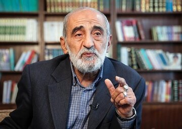 موضعگیری حسین شریعتمداری در برابر تفاهم ایران و امریکا: چرا مسئولان گزارش دقیق نمی دهند؟ می خواهید تنگه هرمز را باز کنید ؟ موضعگیری حسین شریعتمداری در برابر تفاهم ایران و امریکا: چرا مسئولان گزارش دقیق نمی دهند؟ می خواهید تنگه هرمز را باز کنید ؟