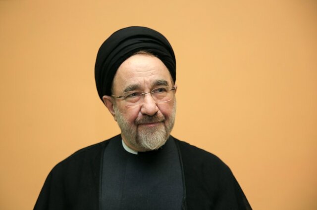 خاتمی: اکنون نه پایان بحران، بلکه آغاز راهی دشوار و طولانی برای عبور از آن و گشودن افق زندگی دور از جنگ برای مردم است خاتمی: اکنون نه پایان بحران، بلکه آغاز راهی دشوار و طولانی برای عبور از آن و گشودن افق زندگی دور از جنگ برای مردم است